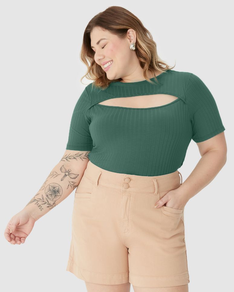 Blusa Feminina Plus Size Decote Detalhe Vazado Em Malha Viscose Canelada
