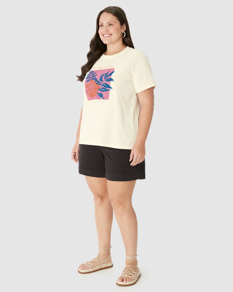 Camiseta Feminina Plus Size Ampla The Bliss Of Nature Em Algodão