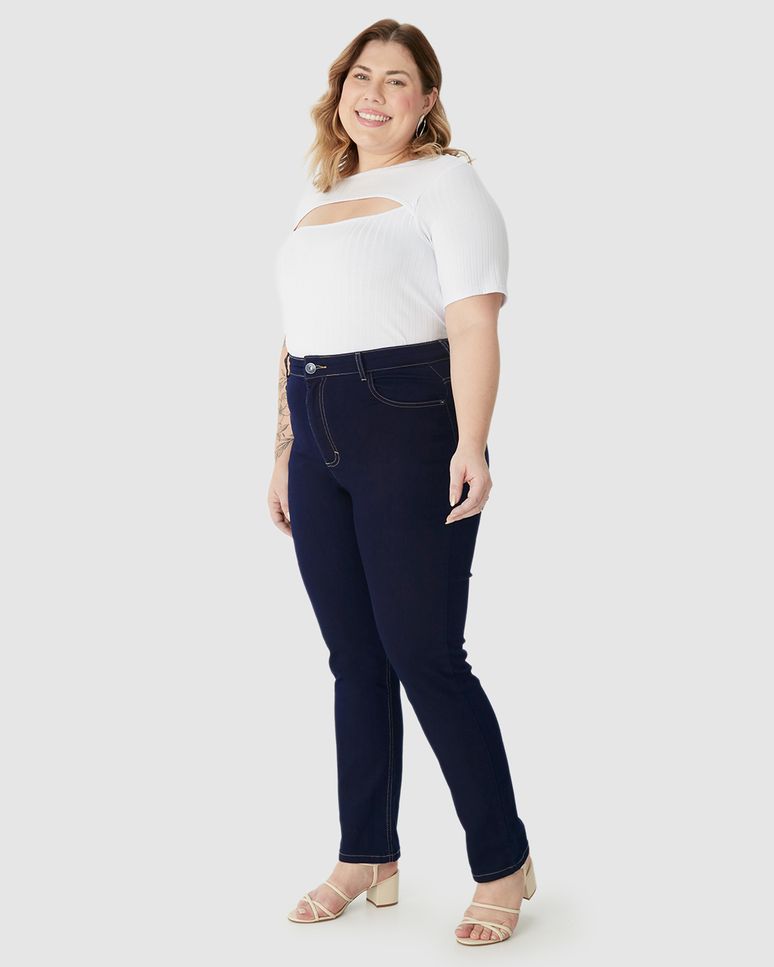 Calça Feminina Plus Size Skinny Bolso Funcional Em Jeans Com Elastano