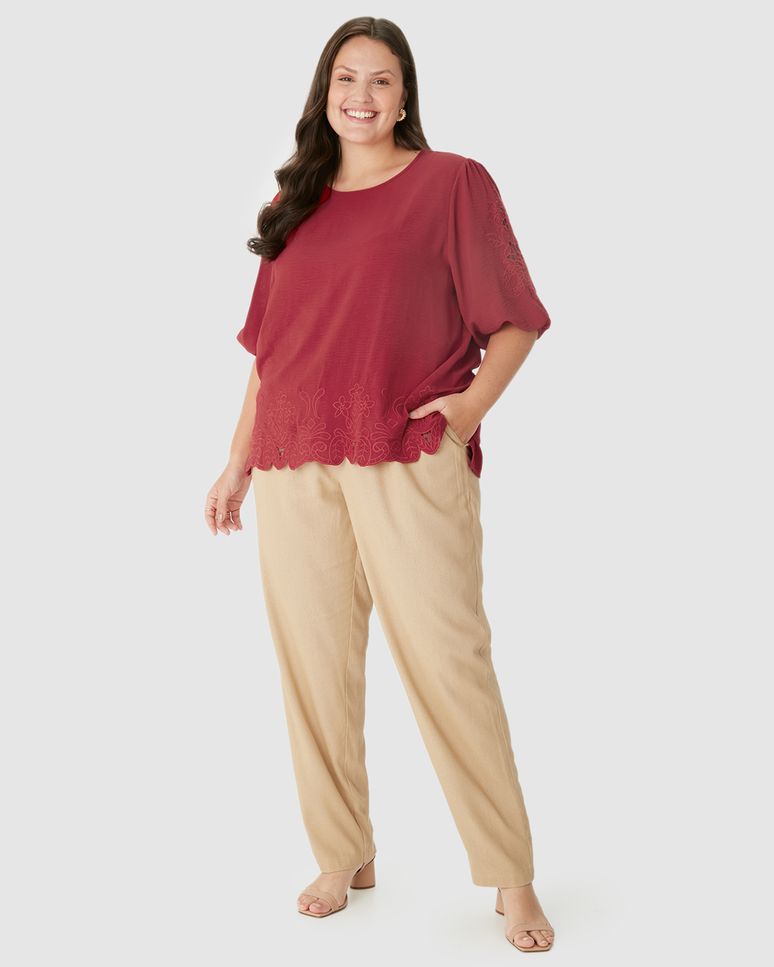 Blusa Bata Feminina Plus Size Detalhe Bordado Manga E Barra Em Crepe