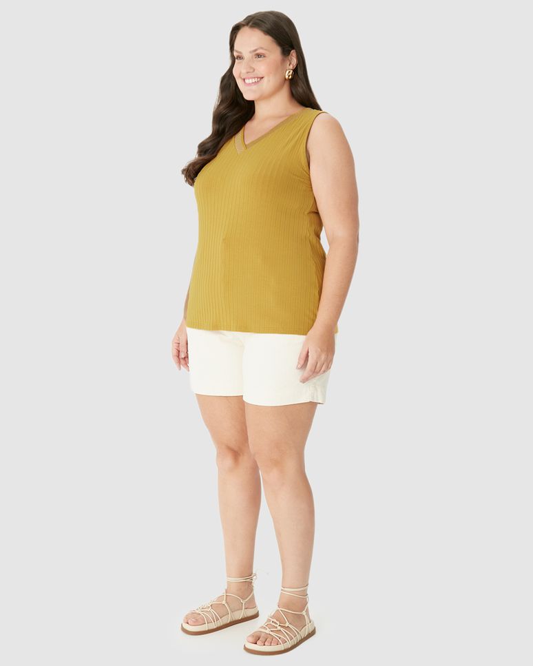 Regata Feminina Plus Size Decote V Retilínea Em Malha Viscose Canelada