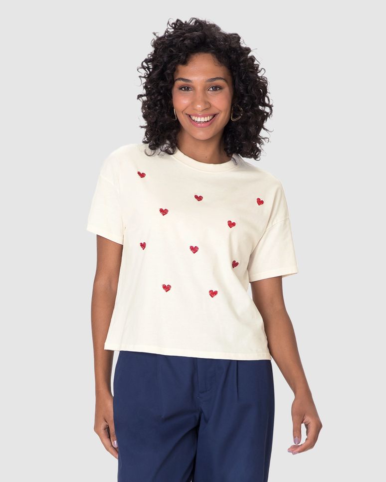 Camiseta Ampla Feminina com Bordados Frontais Delicados Em Algodão