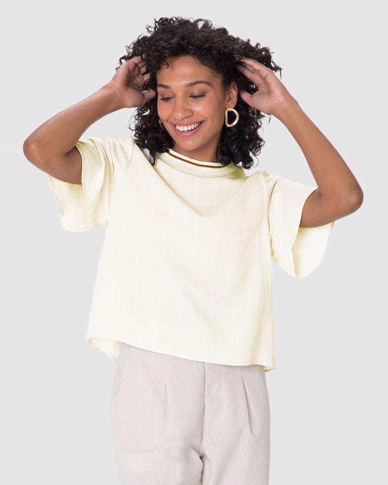 Blusa Ampla Feminina Gola Redonda Retilínea Em Viscolinho Texturizado