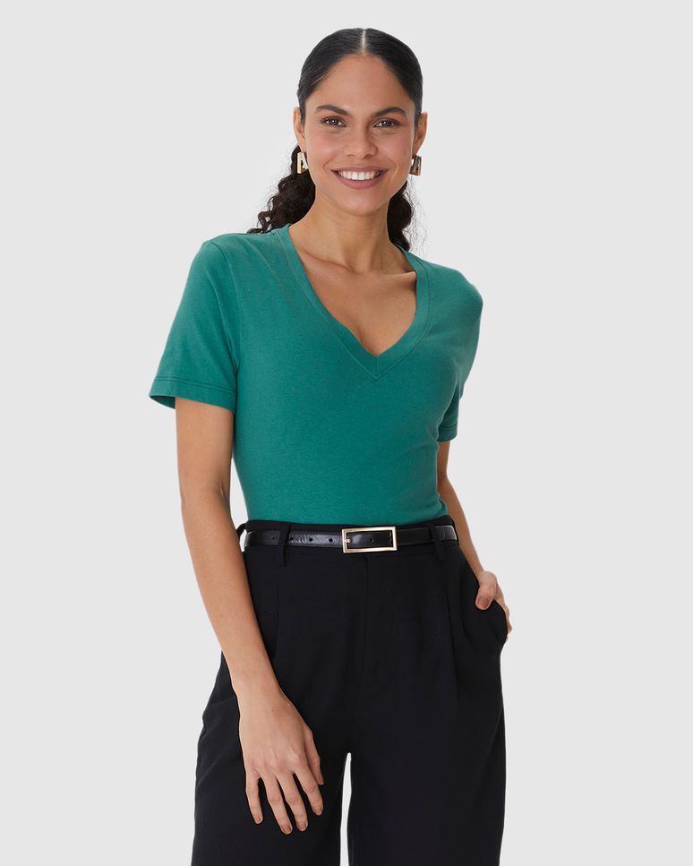 Blusa Básica Feminina Decote V Manga Curta Em Malha Linho