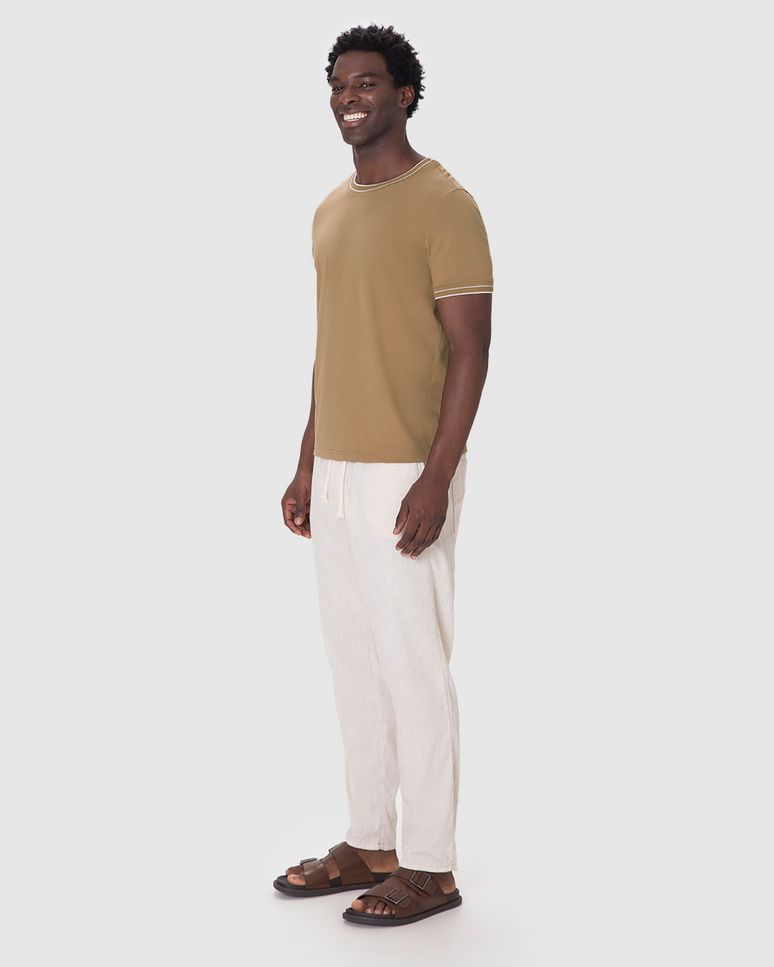 Camiseta Masculina Slim Detalhe Retilínea Costura Contraste Em Algodão