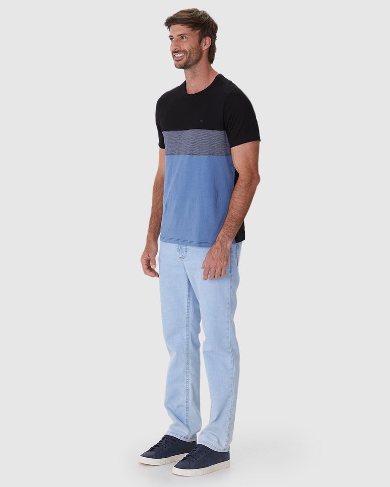 Camiseta Masculina Regular Detalhe Estampa Bicolor Em Malha Flamê