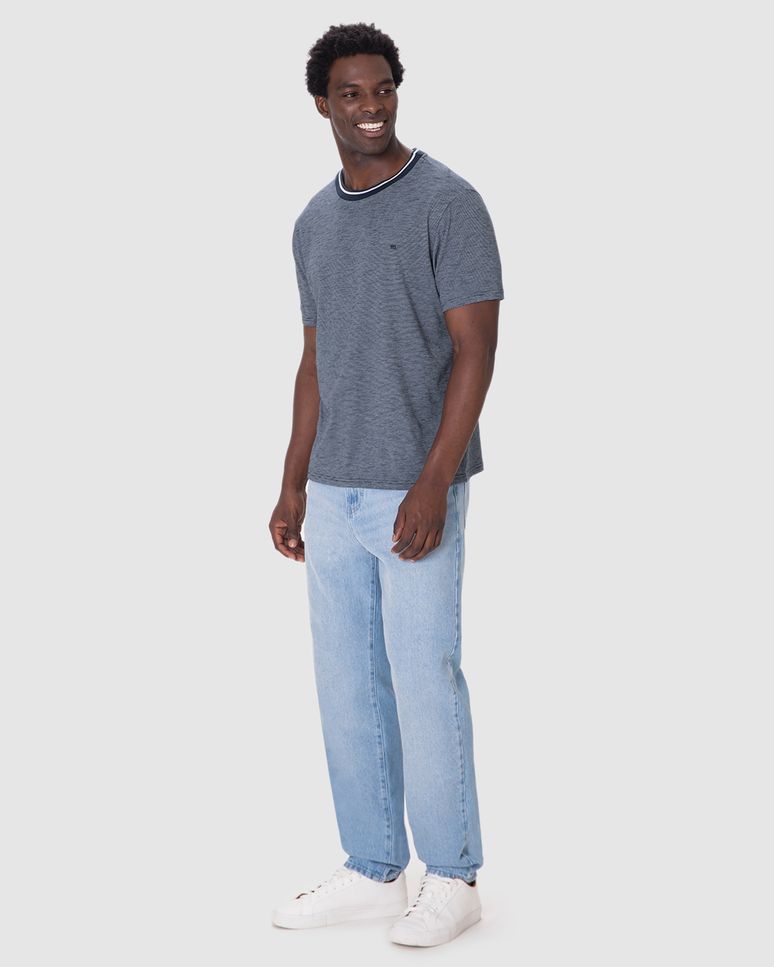 Camiseta Básica Masculina Gola Retilínea Em Malha Fio A Fio