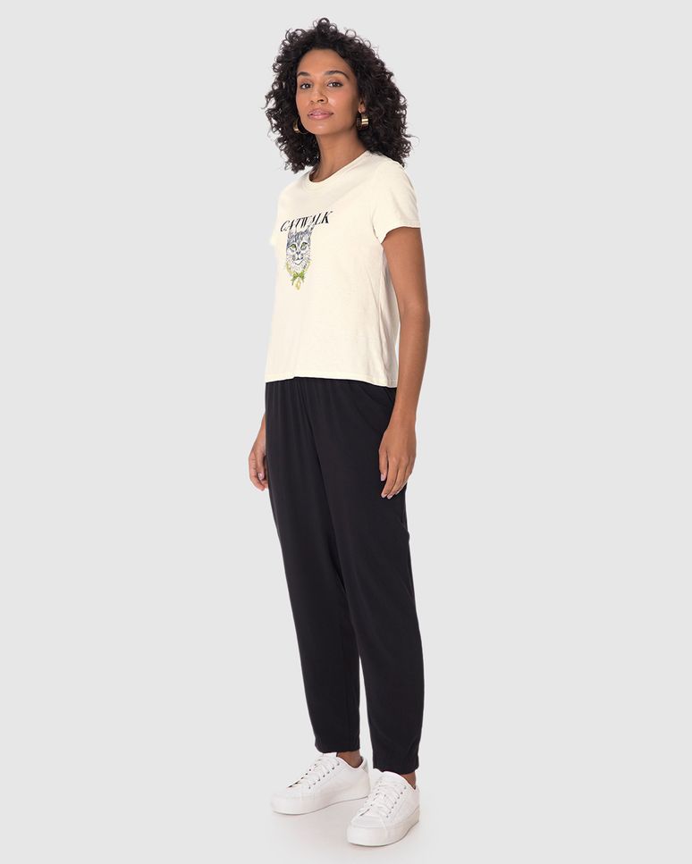 Camiseta Feminina Estampa Ilustrativa Catwalk Em Algodão