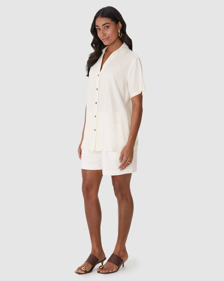 Camisa Básica Feminina Abotoamento Frontal Manga Curta Em Viscolinho