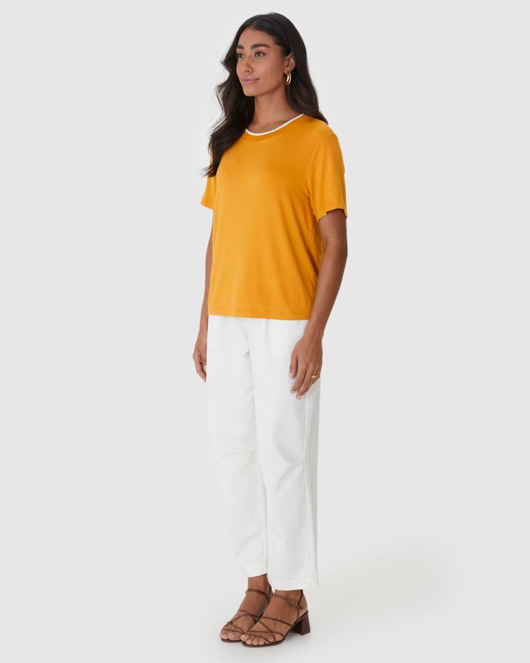 Blusa Básica Feminina Decote Retilínea Em Moletinho De Viscose