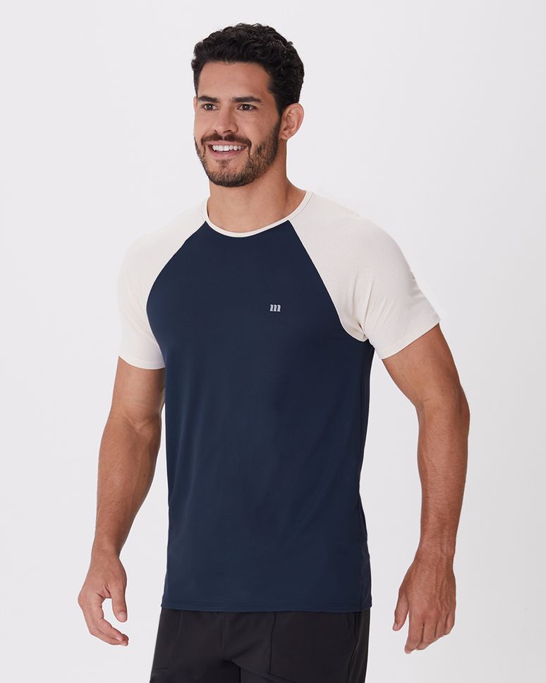 Camiseta Esportiva Masculina Slim Logo Refletivo Em Malha Dry