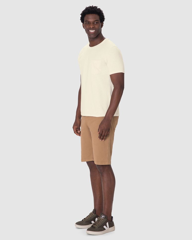 Camiseta Básica Masculina Detalhe Bolso Frontal Em Malha Linho