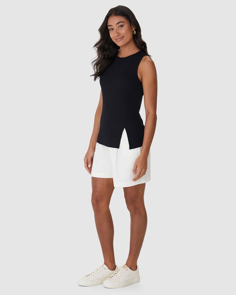 Regata Justa Feminina Detalhe Abertura Lateral Em Malha Viscose Canelada