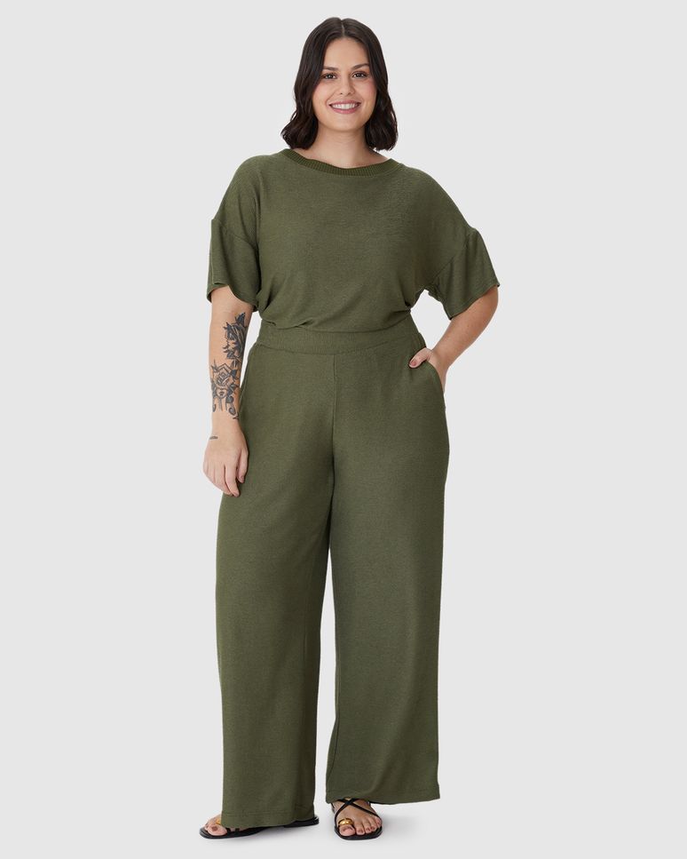 Calça Reta Feminina Plus Size Bolso Faca Em Malha Viscose Texturizada