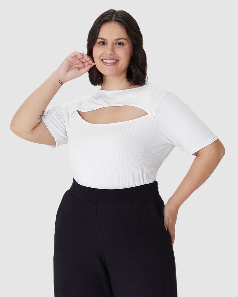 Blusa Feminina Plus Size Decote Detalhe Vazado Em Malha Viscose Canelada