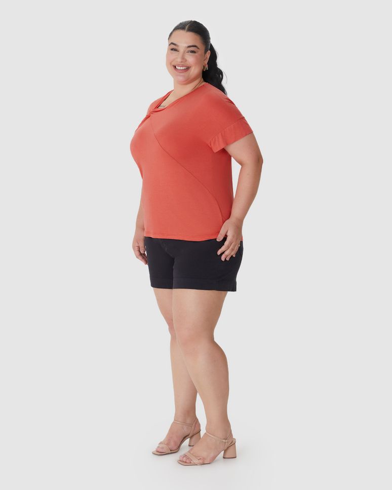 Blusa Feminina Plus Size Detalhe Torção Frontal Em Malha Viscolinho Stretch