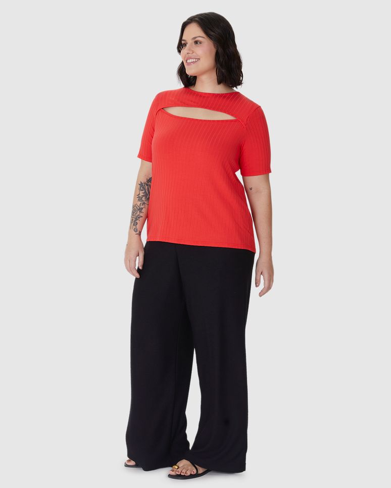 Blusa Feminina Plus Size Decote Detalhe Vazado Em Malha Viscose Canelada