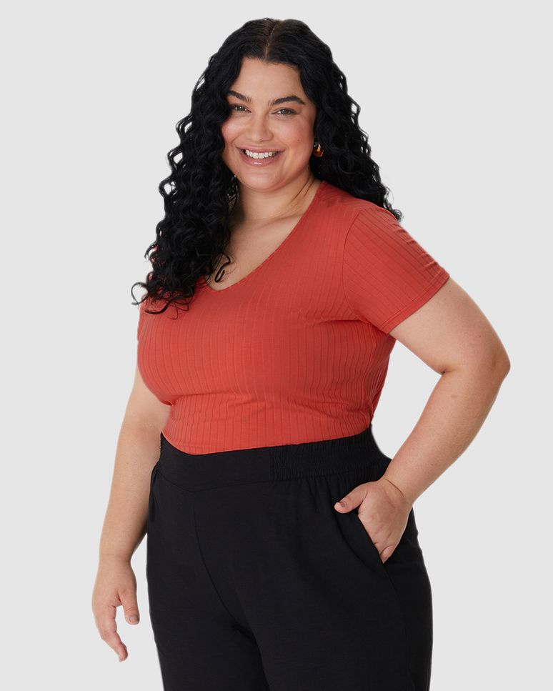 Blusa Básica Feminina Plus Size Decote V Em Canelado De Viscose