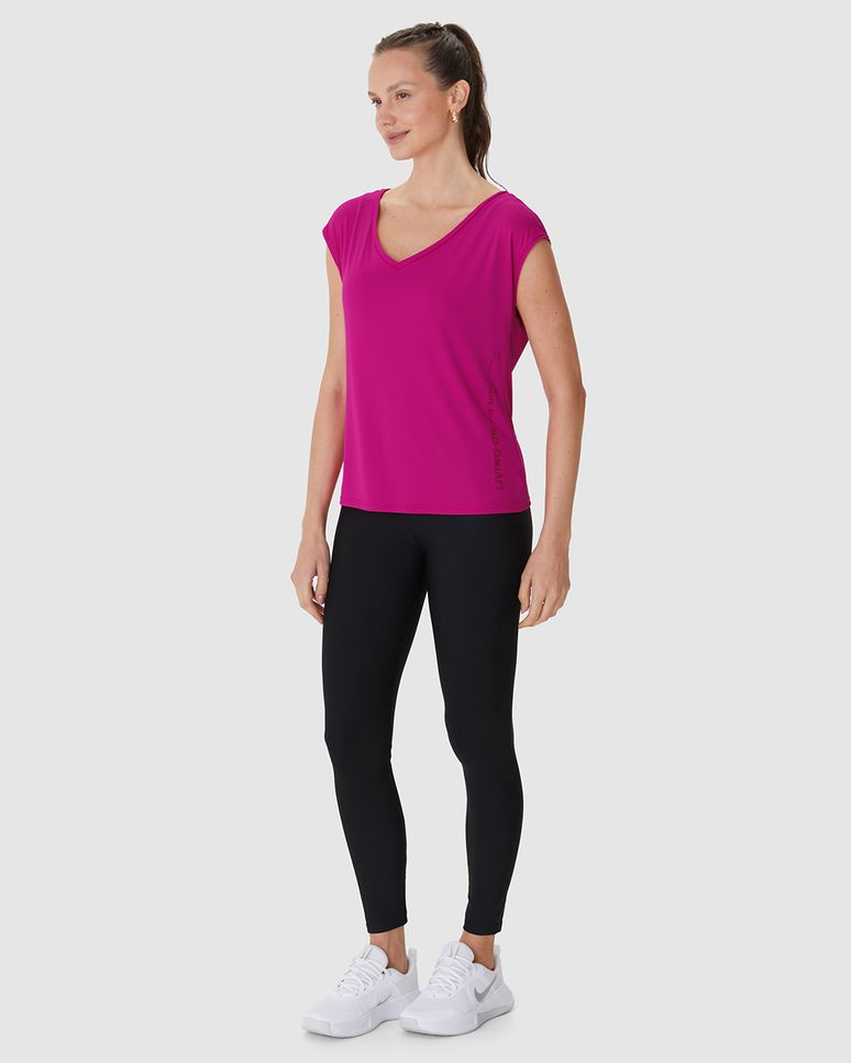 Blusa Esportiva Feminina Living On The Move Em Malha Dry E Proteção UV50+