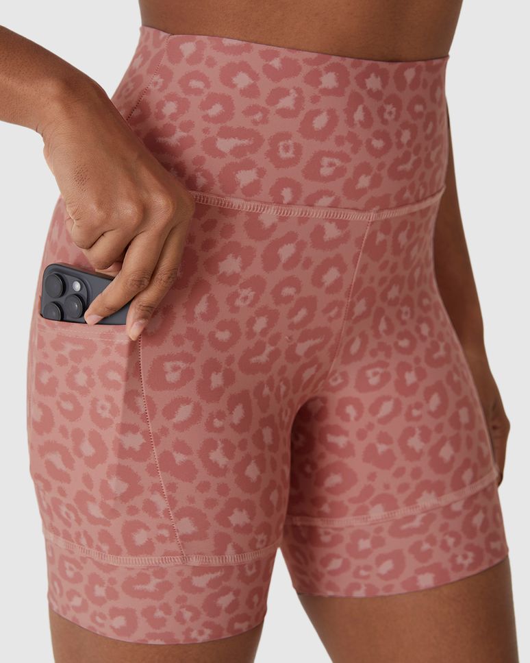 Shorts Esportivo Feminino Estampa Animal Print Em Malha Dry E Proteção UV50+ Malwee Active