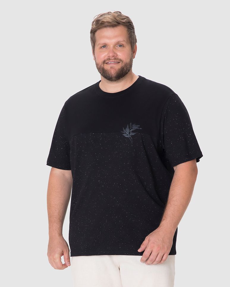 Camiseta Masculina Plus Size Detalhe Recorte Em Malha Botonê