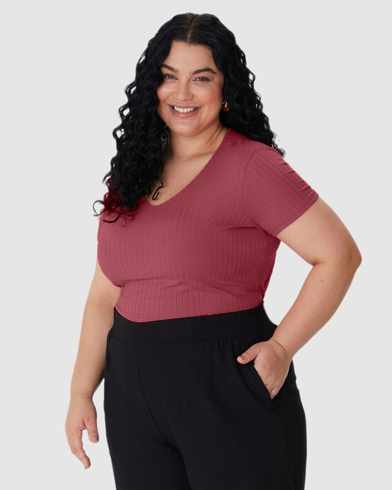 Blusa Básica Feminina Plus Size Decote V Em Canelado De Viscose