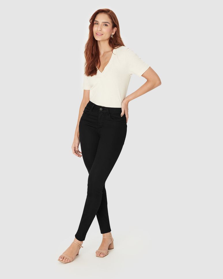 Calça Feminina Skinny Em Sarja Com Elastano
