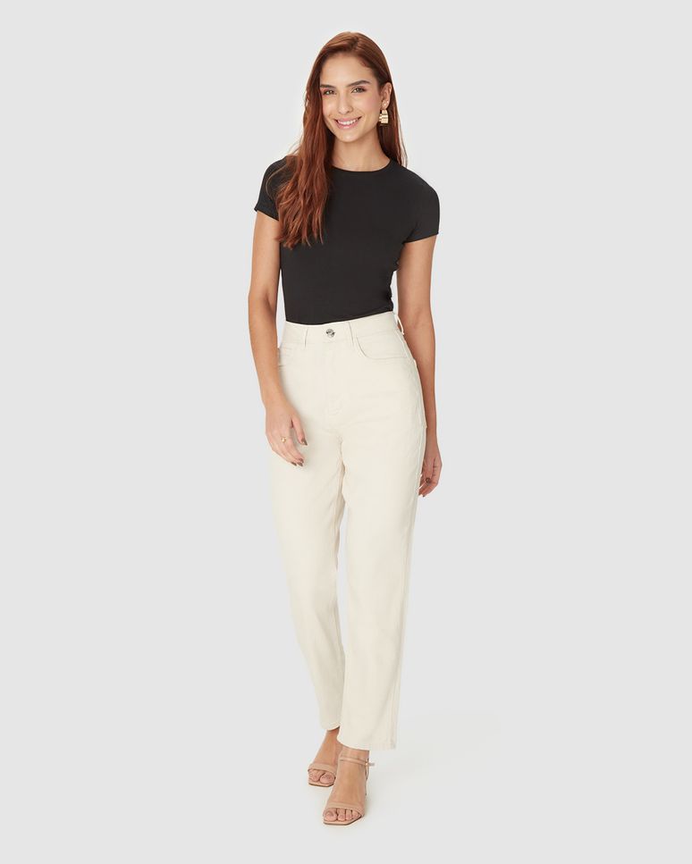 Calça Feminina Mom Cintura Alta Bolso Funcional Em Sarja Com Elastano