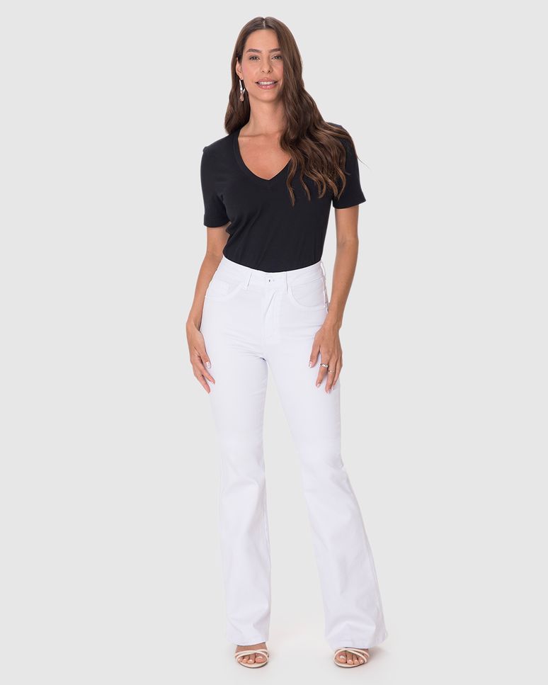 Calça Flare Feminina Bolso Funcional Em Sarja Com Elastano