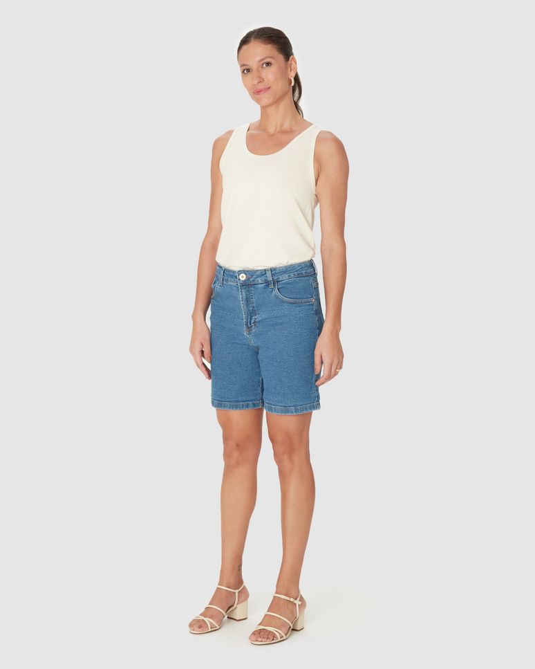 Bermuda Feminina Boyfriend Bolso Funcional Em Jeans Com Elastano