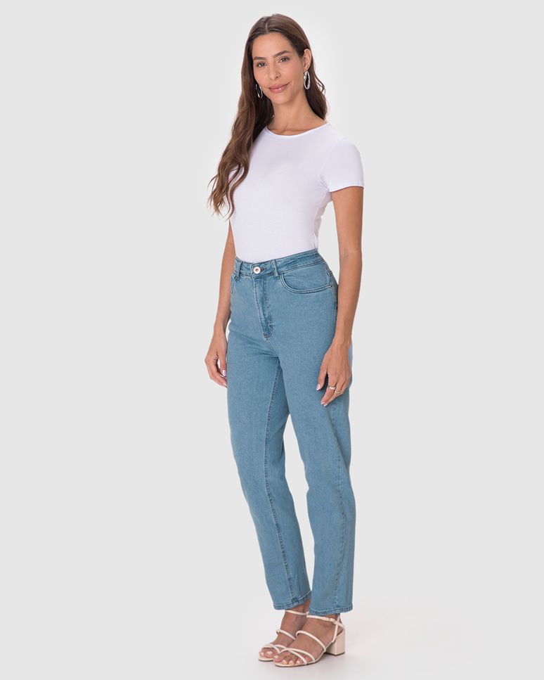 Calça Feminina Mom Bolso Funcional Em Jeans Com Elastano