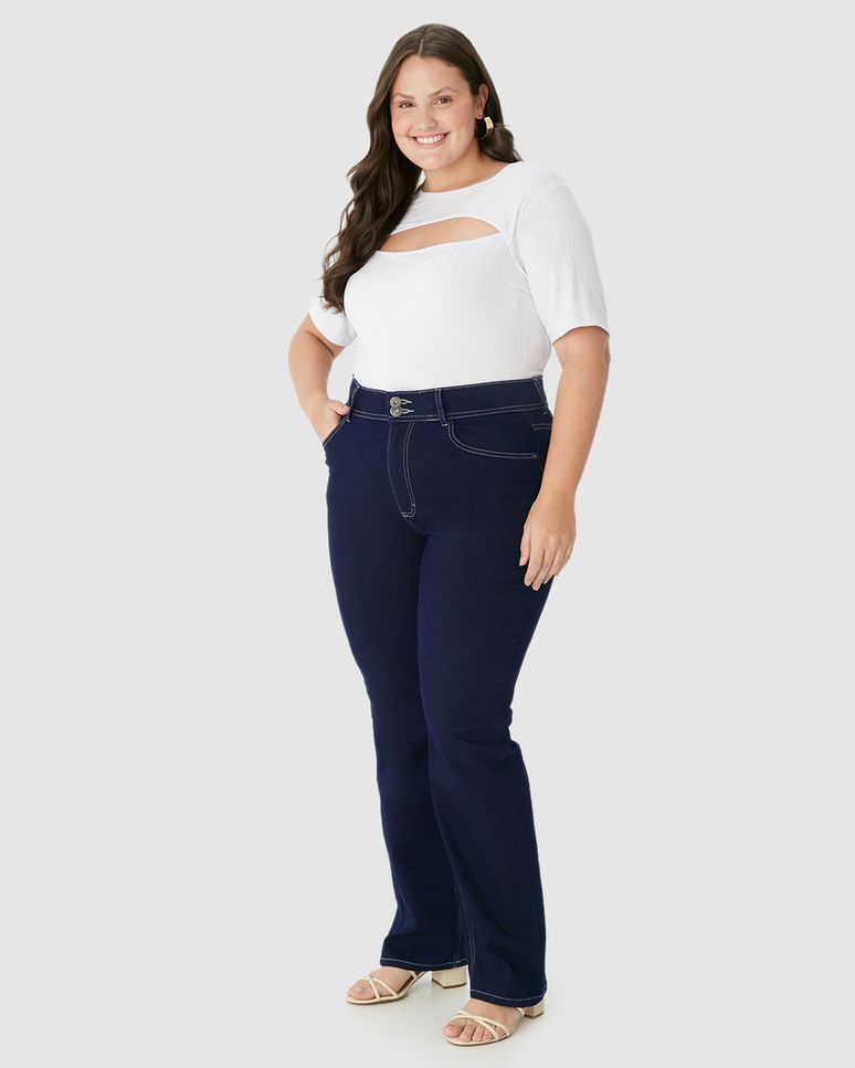 Calça Feminina Plus Size Reta Em Flex Jeans
