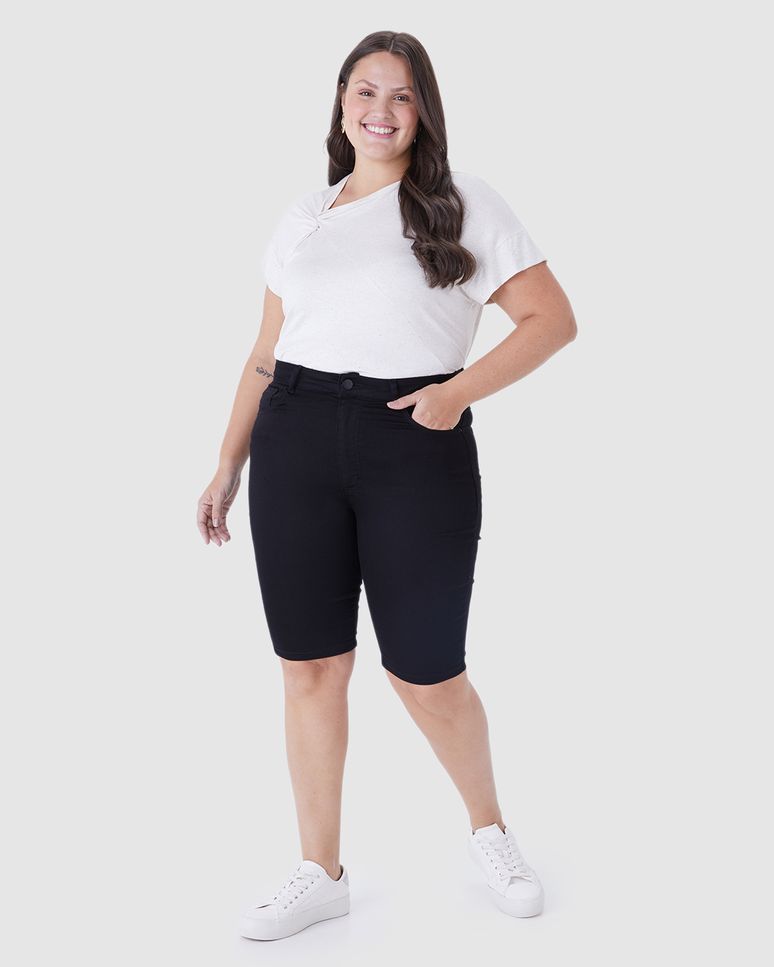 Bermuda Feminina Plus Size Ciclista Cintura Média Em Sarja Super Stretch
