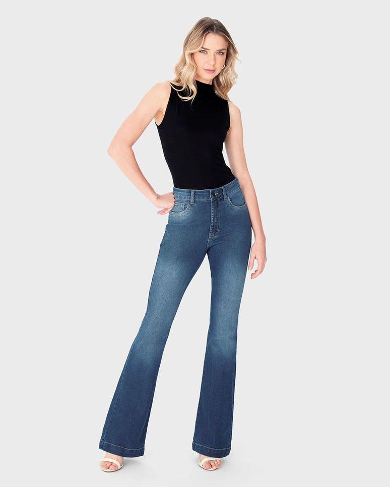 Calça Feminina Flare Cintura Alta Em Jeans Com Elastano - ENFIM