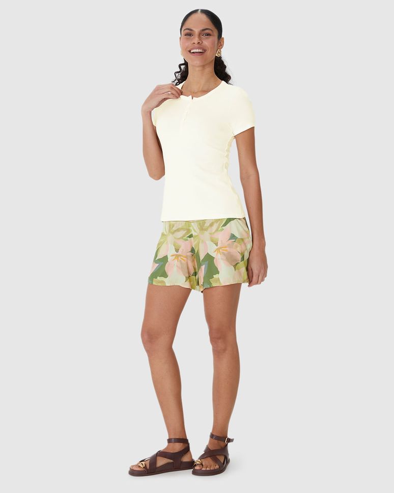 Blusa Básica Feminina Com Botões Frontais Em Malha Viscose Canelada