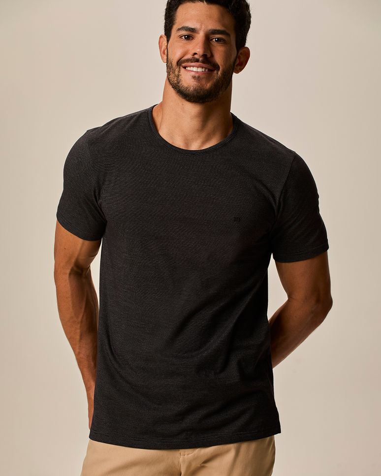 Camiseta Masculina Slim Bordado Abertura Lateral Em Malha Texturizada