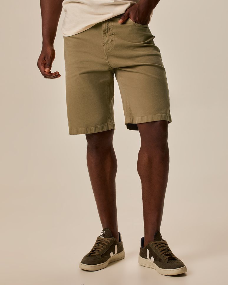 Bermuda Masculina Tradicional Bolso Funcional Em Sarja Com Elastano