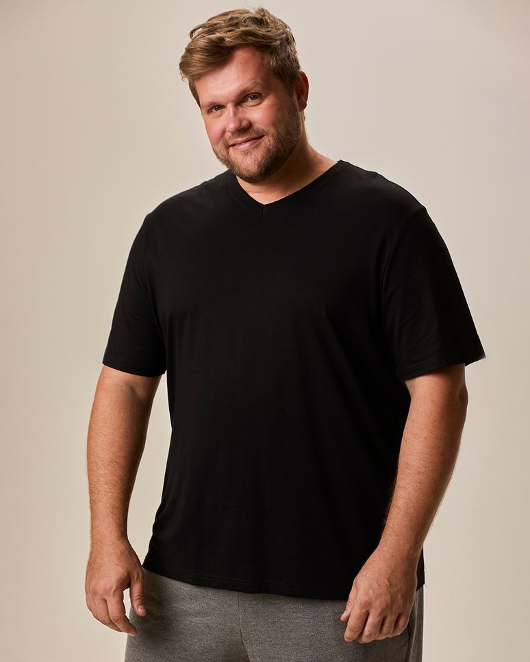 Camiseta Básica Masculina Plus Size Decote V Manga Curta Em Algodão