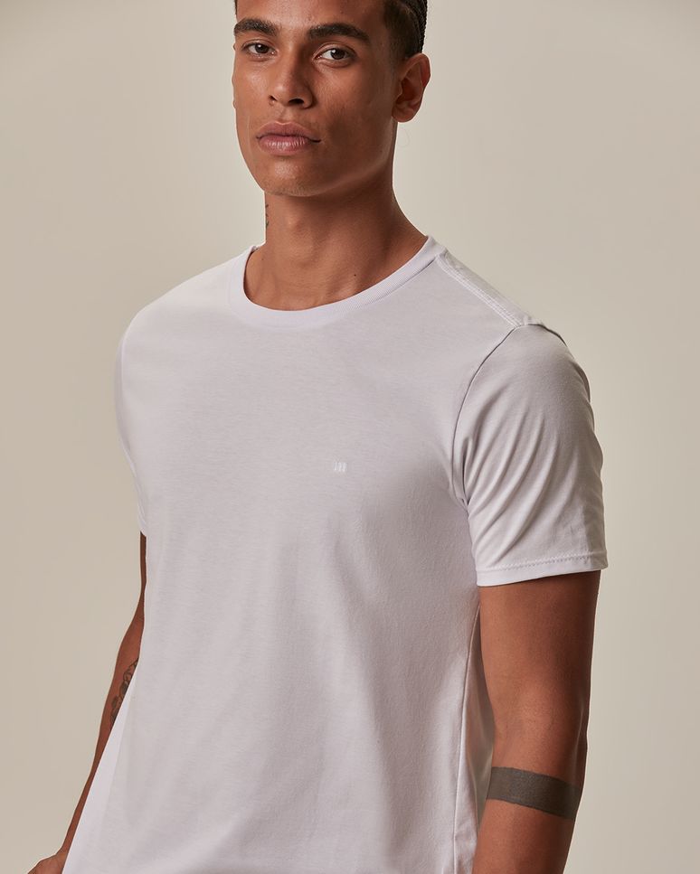 Camiseta Ícone Masculina Slim Bordado Frontal Em Algodão