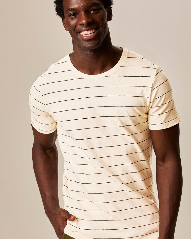 Camiseta Masculina Slim Listrada Manga Curta Em Piquet Linho