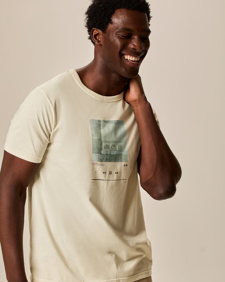 Camiseta Masculina Slim Manga Curta Estampa Frontal Em Algodão