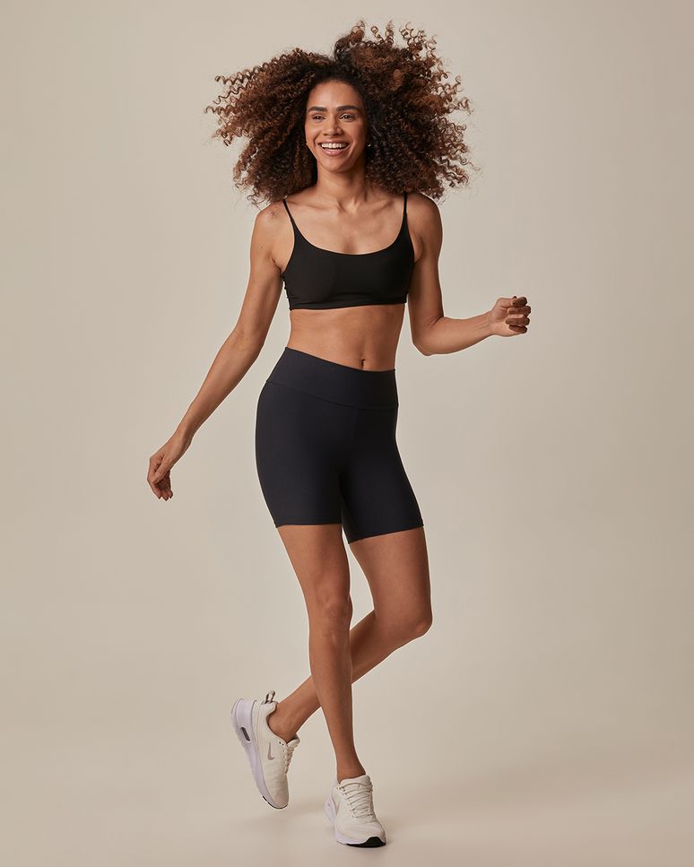 Shorts Esportivo Feminino Justo Em Malha Com Proteção UV50+ Malwee Active