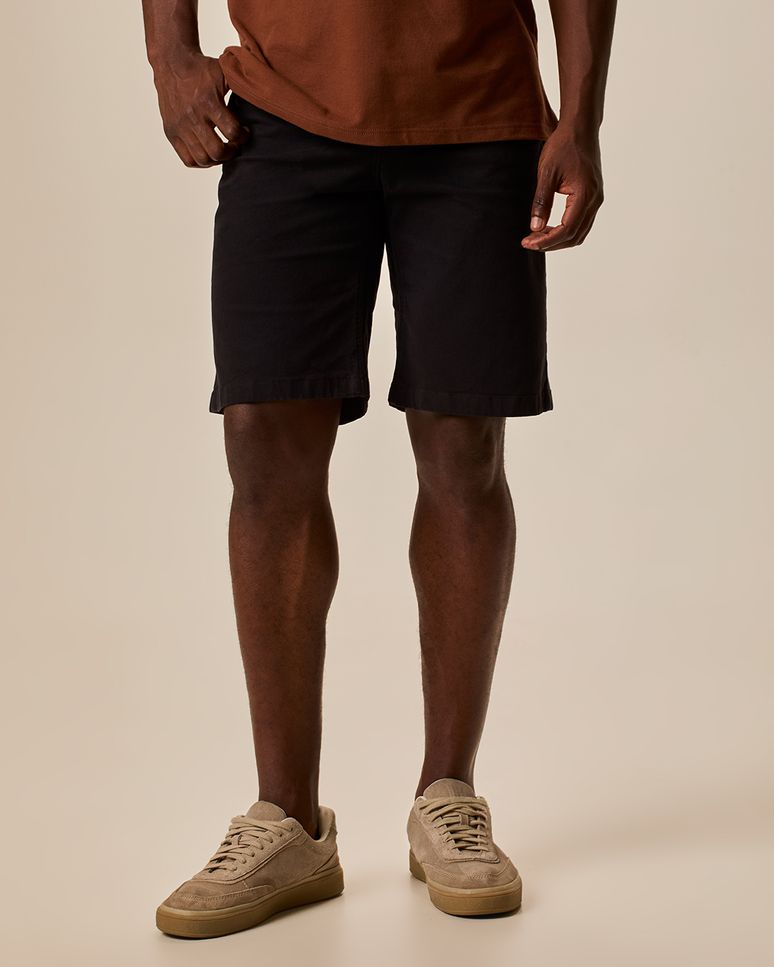 Bermuda Masculina Tradicional Bolso Funcional Em Sarja Com Elastano