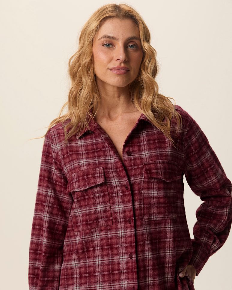 Camisa Feminina Xadrez Bolso Frontal Em Tecido Flanelado