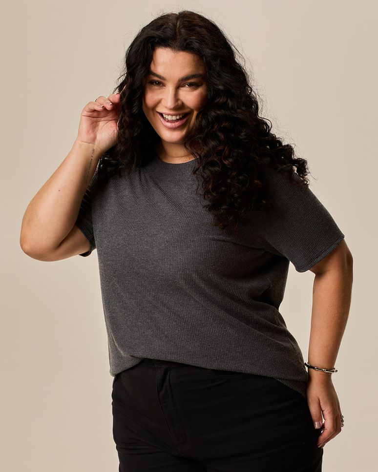 Blusa Feminina Plus Size Ampla Manga Curta Em Malha Canelada Rajada
