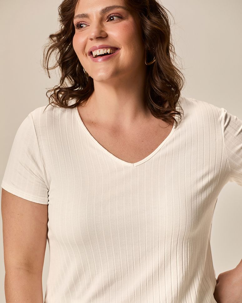 Blusa Básica Feminina Plus Size Decote V Em Canelado De Viscose