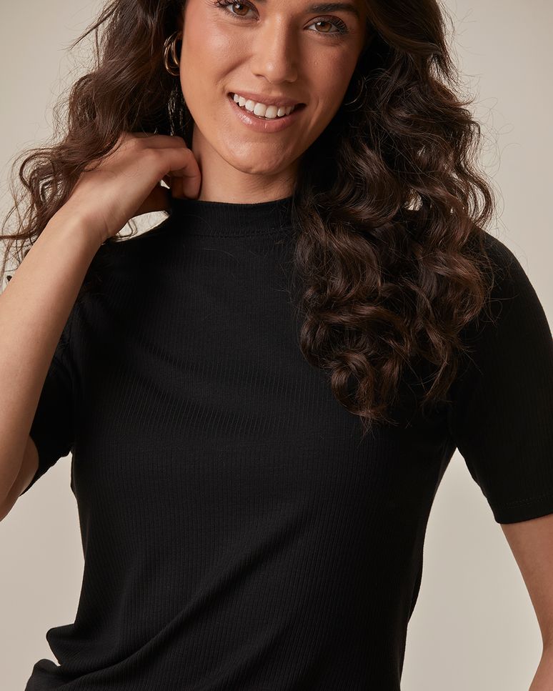 Blusa Básica Feminina Gola Alta Em Canelado De Viscose