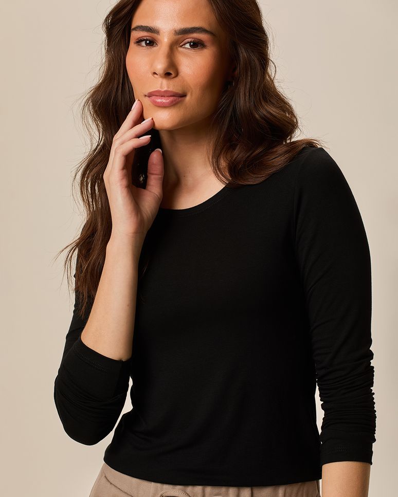 Blusa Básica Feminina Decote Redondo Em Viscose Stretch