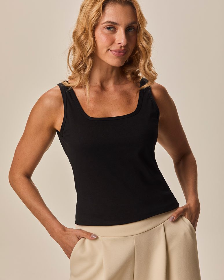 Regata Básica Feminina Decote U Em Algodão