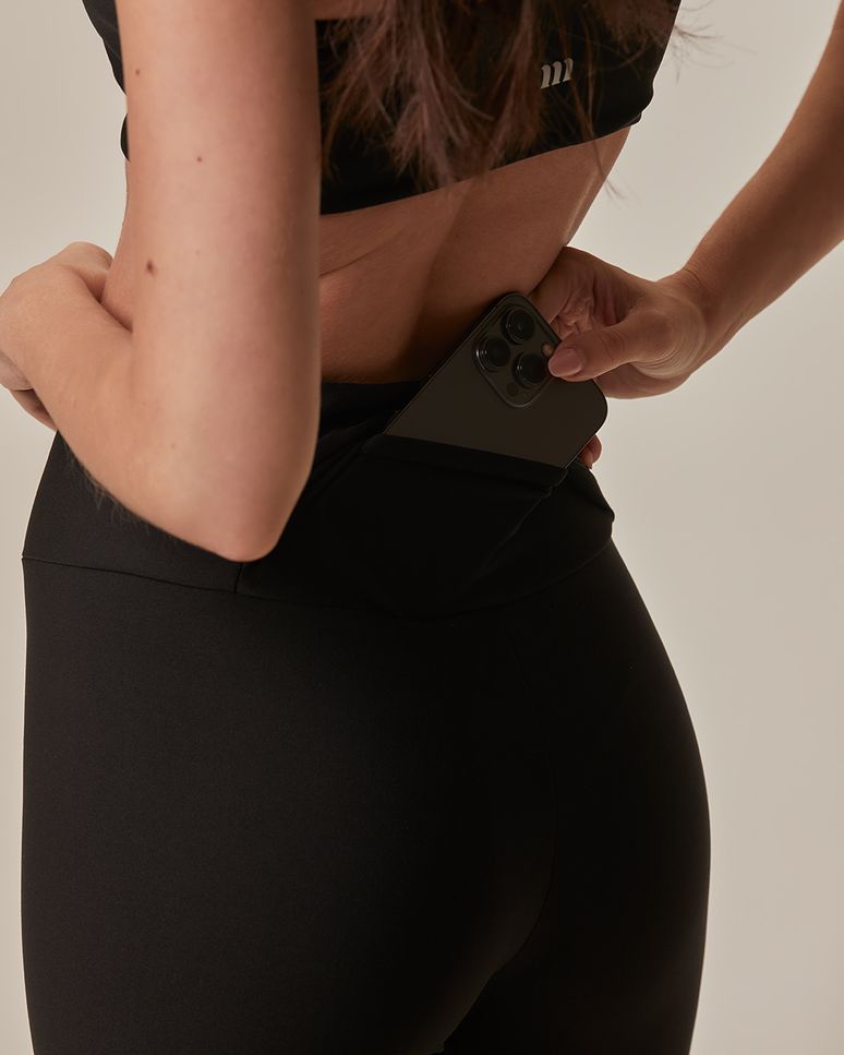 Calça Legging Esportiva Feminina Bolso Costas Em Malha Dry E Proteção UV50+ Malwee Active